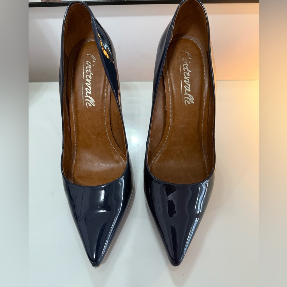 L’intervalle Navy Blue Patent Leather Pump | Size 9